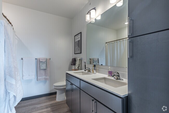 4BR, 2BA - 1,206SF - Second Bathroom