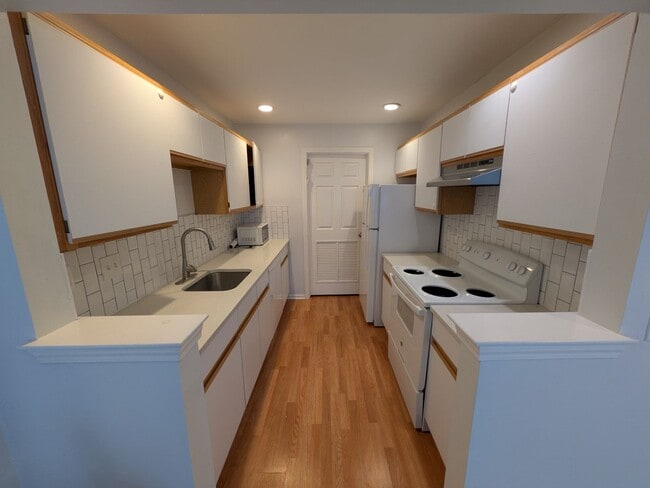 Photo - 56254 Troon N