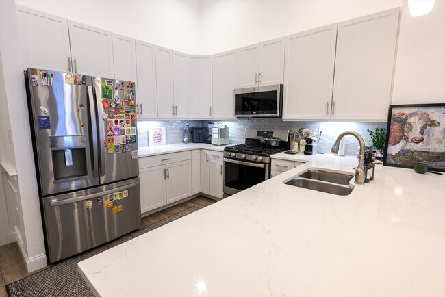 Photo - 320 Middlesex Ave Unidad B403
