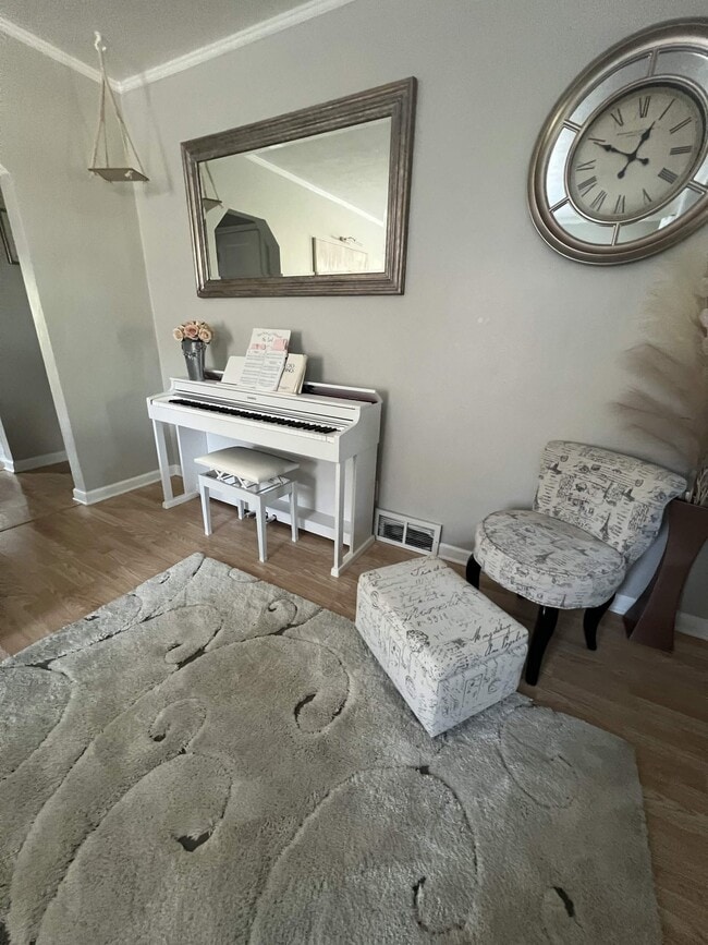 Photo - 5726 Lincoln Ave