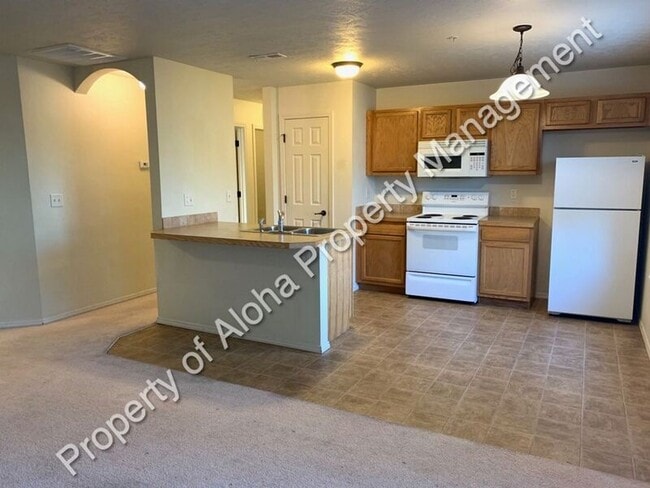 Photo - 1065 W Pine Ave