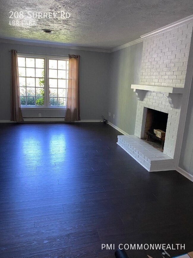 Photo - 208 Surrey Rd