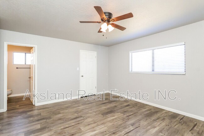 1497 Claremont Dr