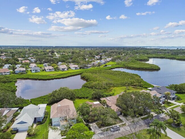 Photo - 1011 S Pointe Alexis Dr