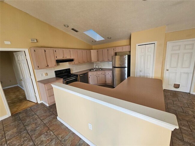 Photo - 2940 Dupont St