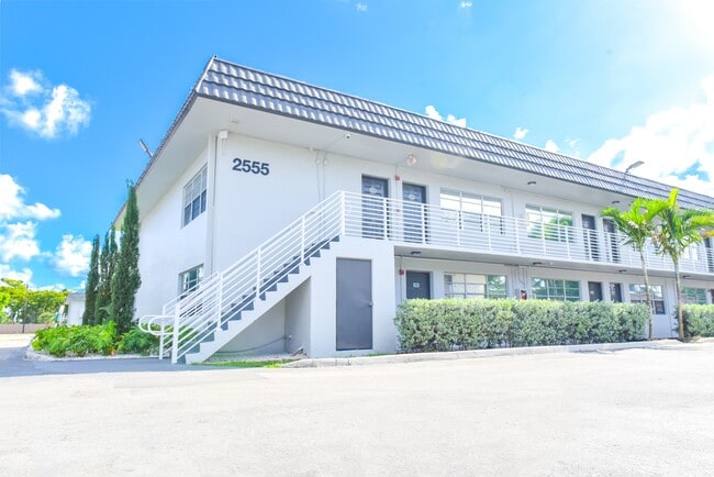 Lake House Apartments