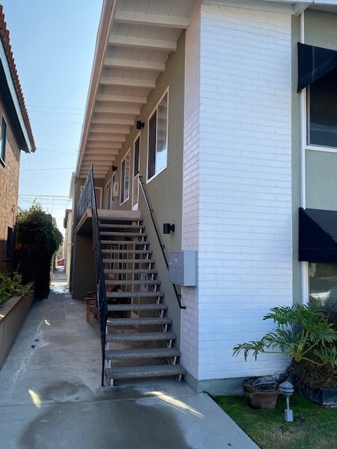 Longterm tenants. 5 units. 3 upstairs, 2 down. - 124 Quincy Ave Unit #4