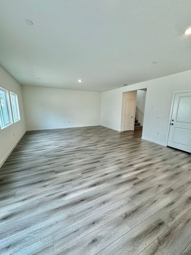 Photo - FOUR-FIVE/OFFICE BEDROOM THREE BATHROOM SE...