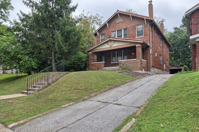 Photo - (201) 7230-32 Forsyth Blvd Unit A