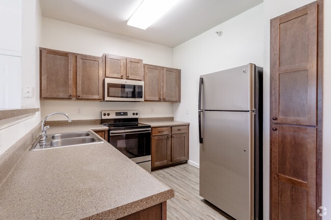 2BR, 1BA - Spruce Updated