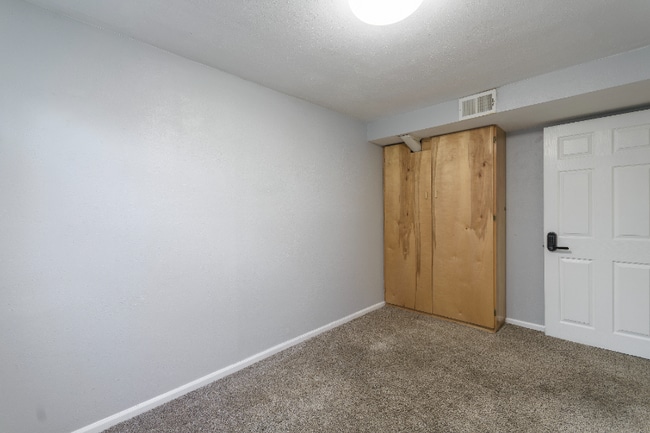 Photo - 8871 Rutgers St