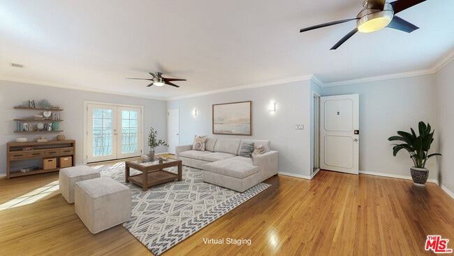 Building Photo - 432 S Doheny Dr Unit 6