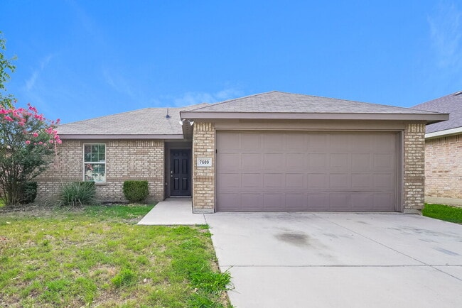 Building Photo - 7609 Rainbow Creek Dr