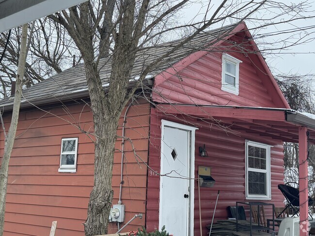 Building Photo - 917 Perry Hwy Rental