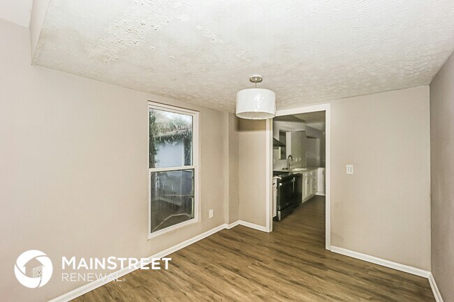 Photo - 4433 Woodbank Ln