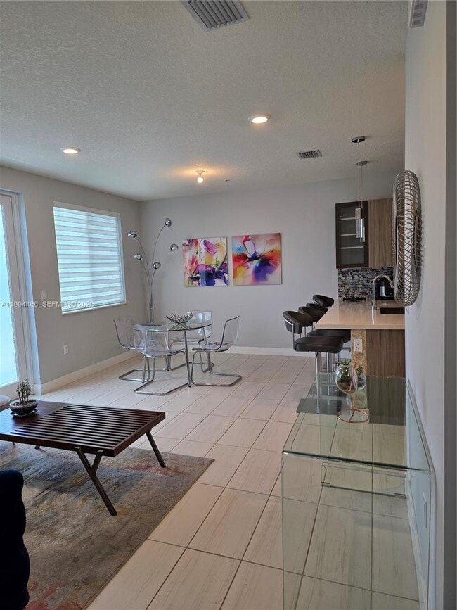 Photo - 10222 NW 64th Way Unidad 302