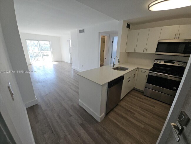 Photo - 8101 Crespi Blvd Unit 304