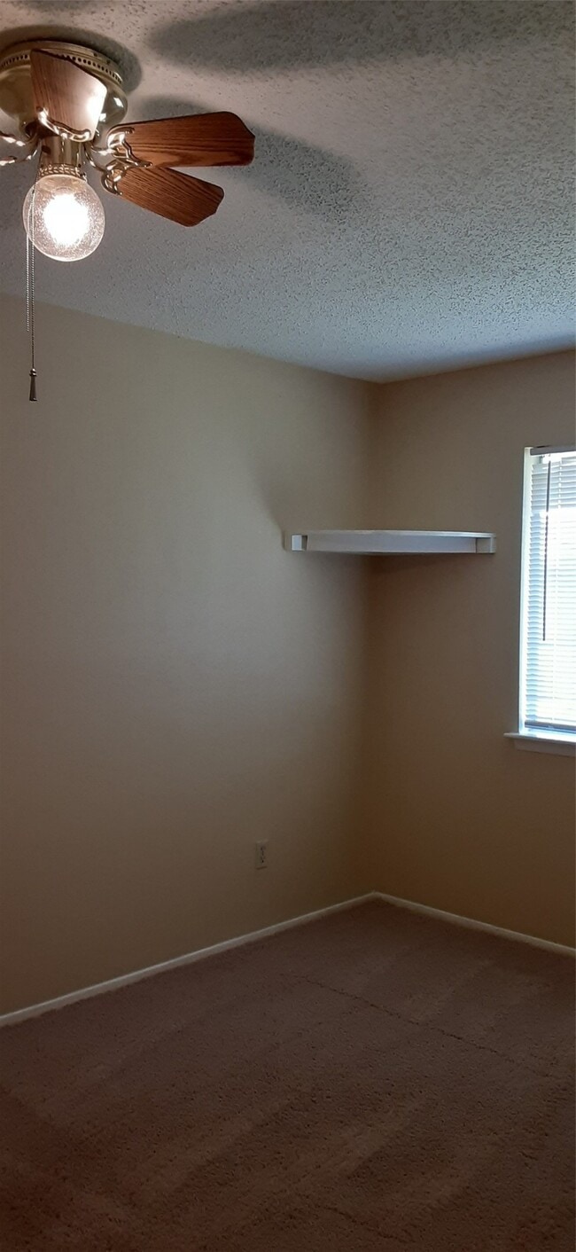 Photo - 8527 Ashlawn Dr