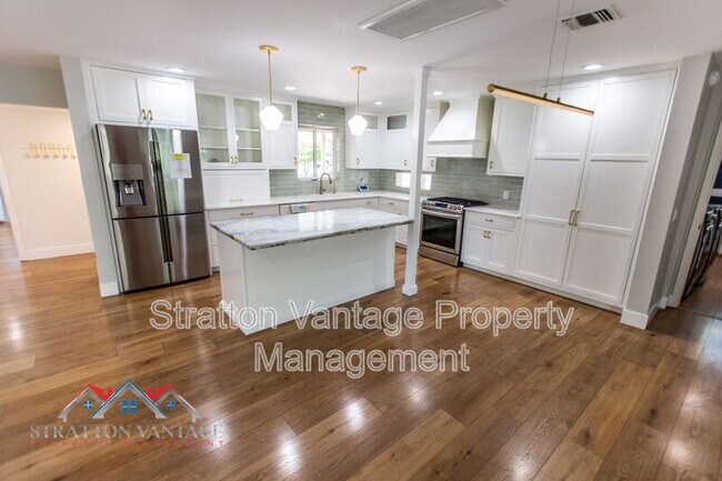 Building Photo - 1839 E Palo Verde Dr Rental