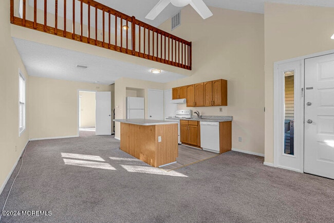 Photo - 290 N Main St Unit b7