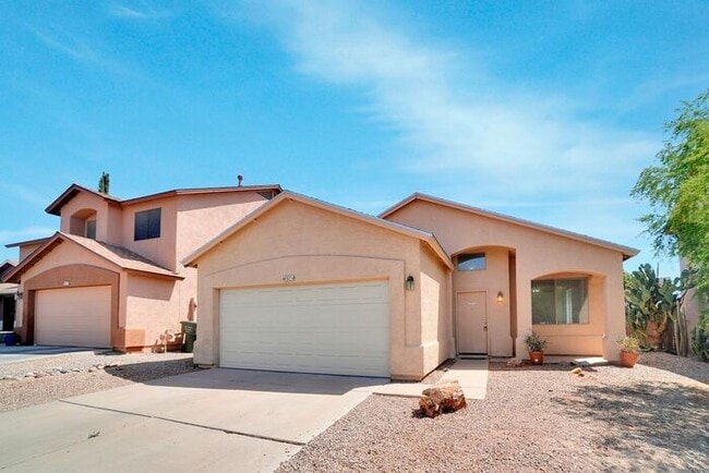 Building Photo - Gorgeous 3 Bedroom 2 Bath Home in Rita Ranch