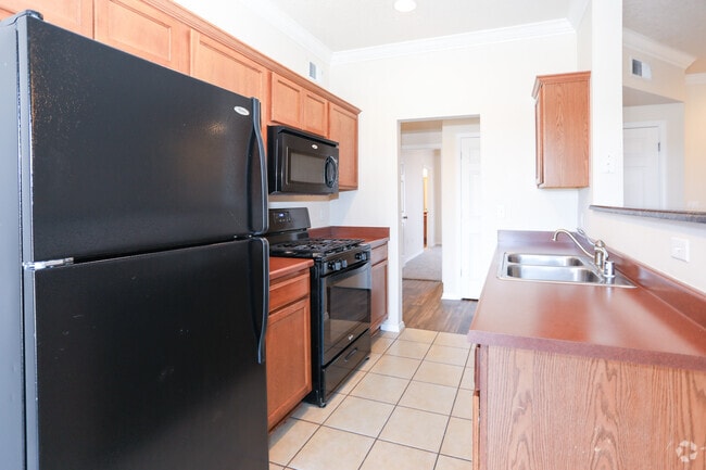 3BD, 2BA 1,160SF