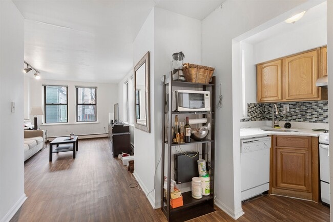 Building Photo - 2787 John F. Kennedy Blvd Unit 108