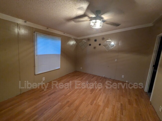 Photo - 1298 Dunlevie Rd