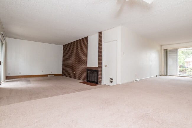 Photo - $0 DEPOSIT OPTION! WALNUT HILLS DIVISION, NEW APPLIANCES, GARAGE, FIREPLACE, STORAGE!