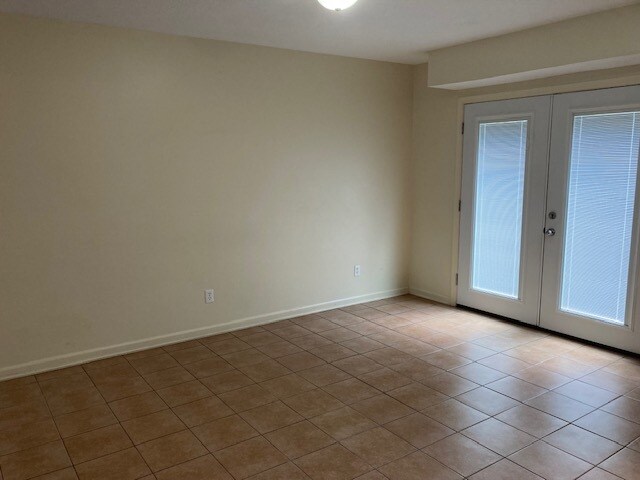 Photo - 216 Saratoga Cir