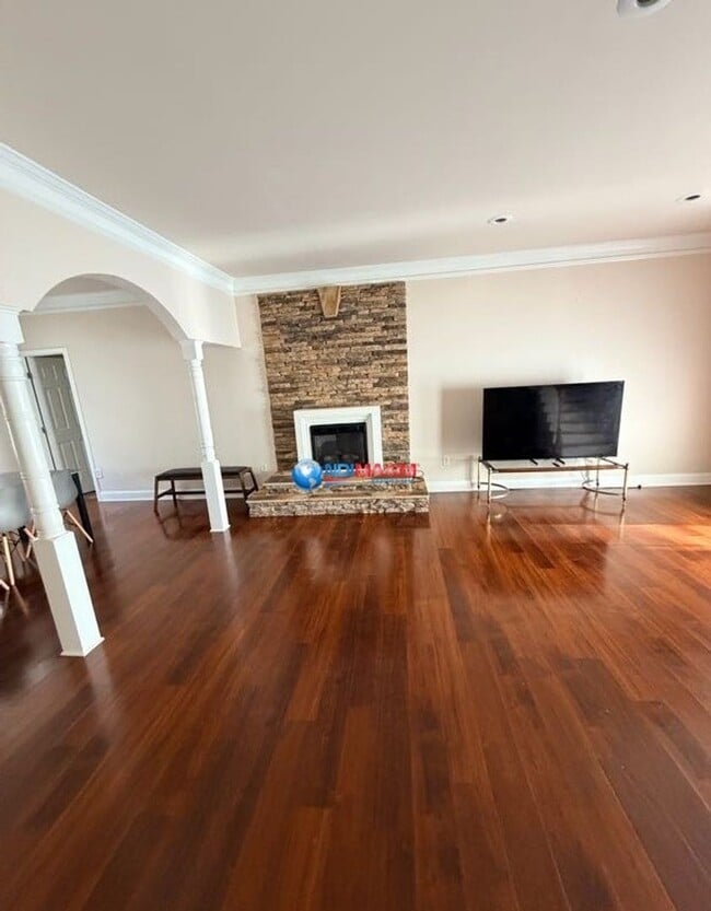 Photo - Nice 2-story house in the City of BUFORD schools + separate in-law suite