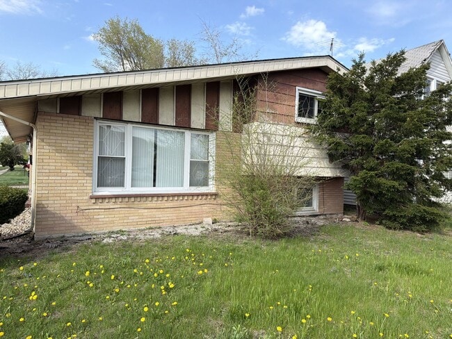 Building Photo - 18019 Ravisloe Terrace