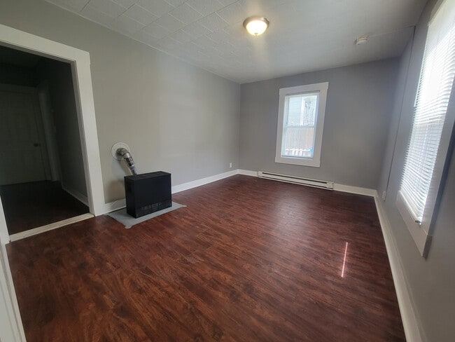 162 Rollstone St Unidad A