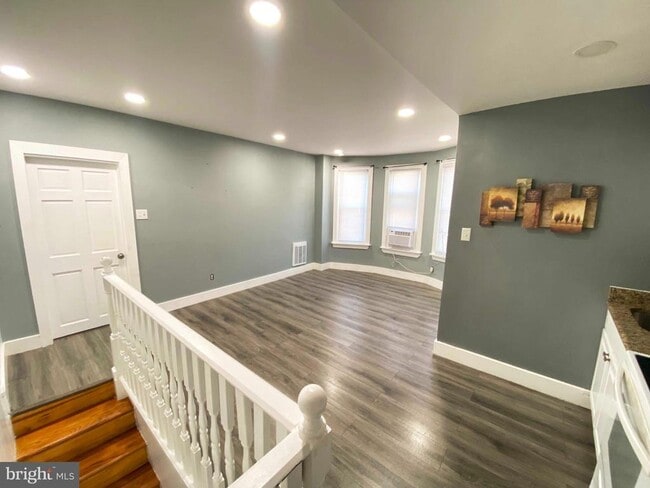 Photo - 315 N 52nd St Unit APT 3