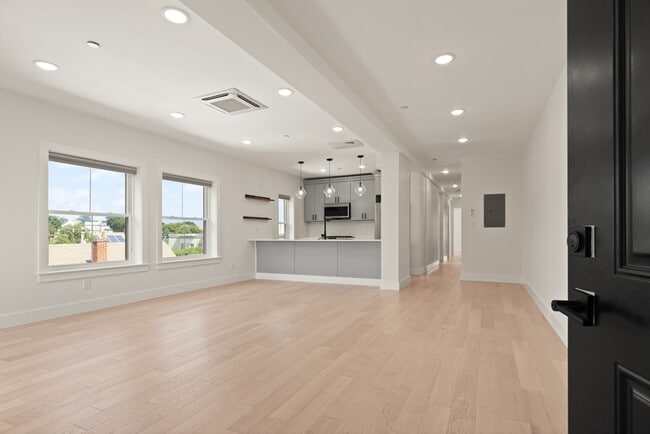 Photo - 208 Spencer Ave Unidad 8