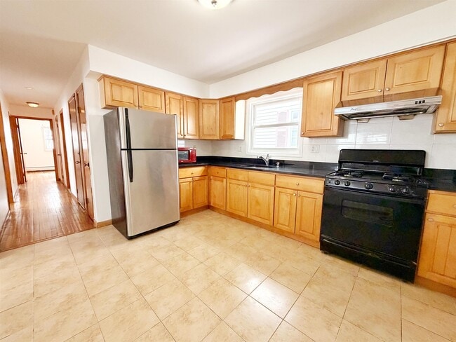 Building Photo - 485 Manila Ave Unit 2