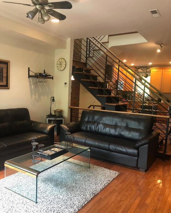 Photo - Great 3 BR 2 Bath Row Home in Shaw