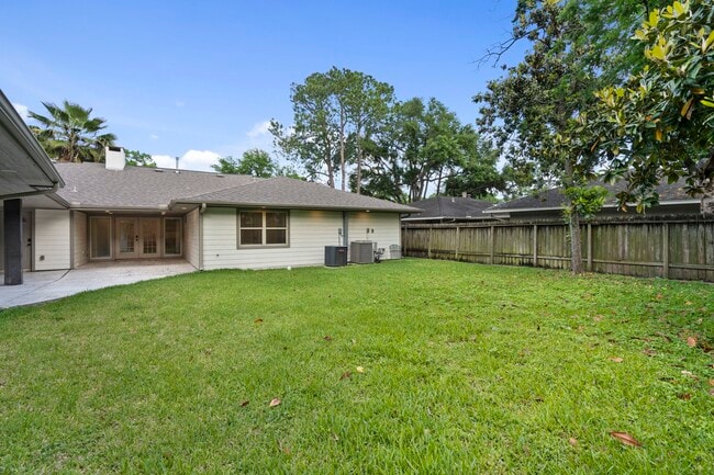Building Photo - 2402 Chimney Rock Rd