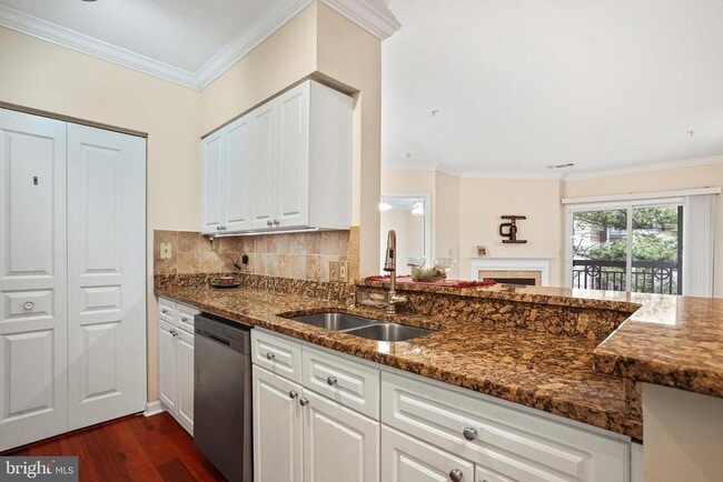 Photo - 2204 Westcourt Ln Unit # 303
