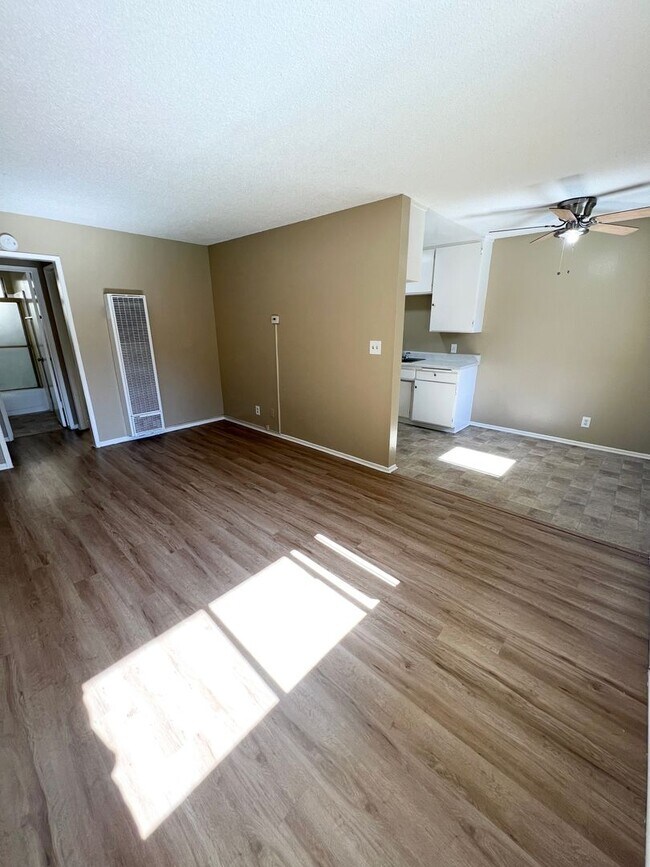 KORNBLUM 3 (Sunrise Apts)