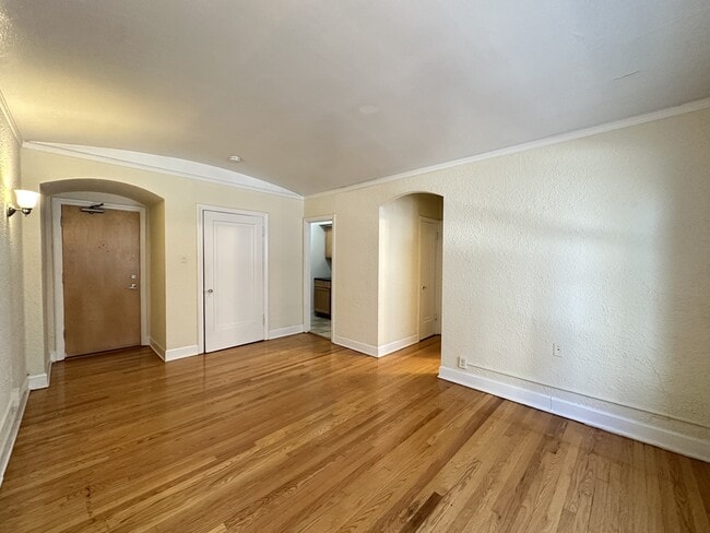 Photo - 566 W Arlington Pl Unit A04W