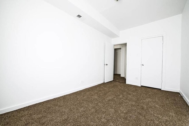 Photo - 7120-32 S Wabash