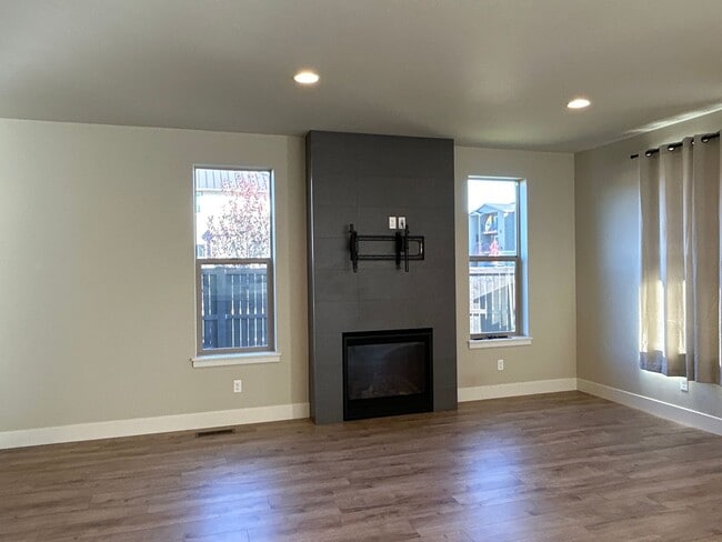 Photo - Beautiful 3 Bedroom Home in Tuscany Pines