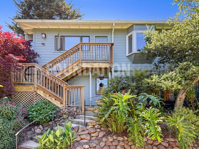 Building Photo - Modern Mill Valley Retreat - A/C - EV - FO... Rental