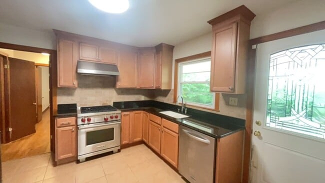 Photo - 1400 McClung Ave SE