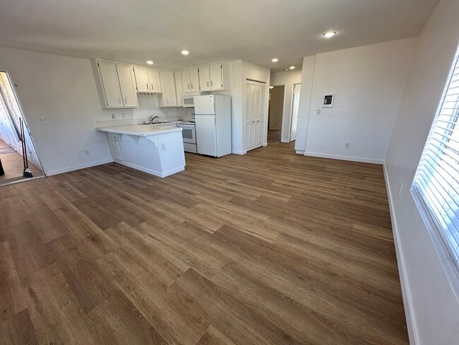 Building Photo - 1302 13th St Unit 16