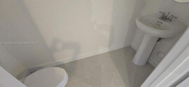 Photo - 102 NW 11th Ct