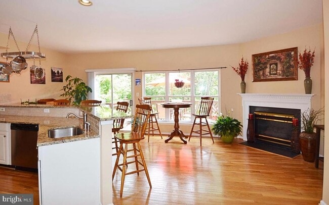 Photo - 21168 Millwood Square