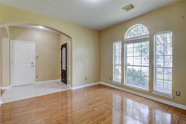 Photo - 3323 Pioneer Bend Ln