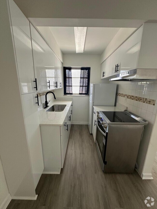 Building Photo - 932 S B St Rental